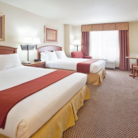 Holiday Inn Express Hotel & Suites Cedar City, An Ihg Hotel Zimmer foto