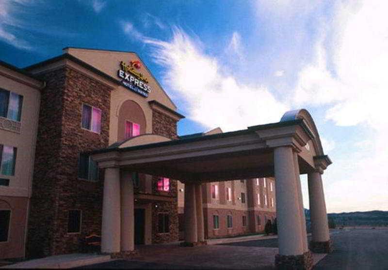 Holiday Inn Express Hotel & Suites Cedar City, An Ihg Hotel Exterior foto